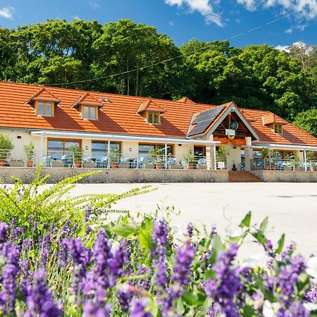 Lepke Apartmanház és Étterem Tihany Extérieur photo