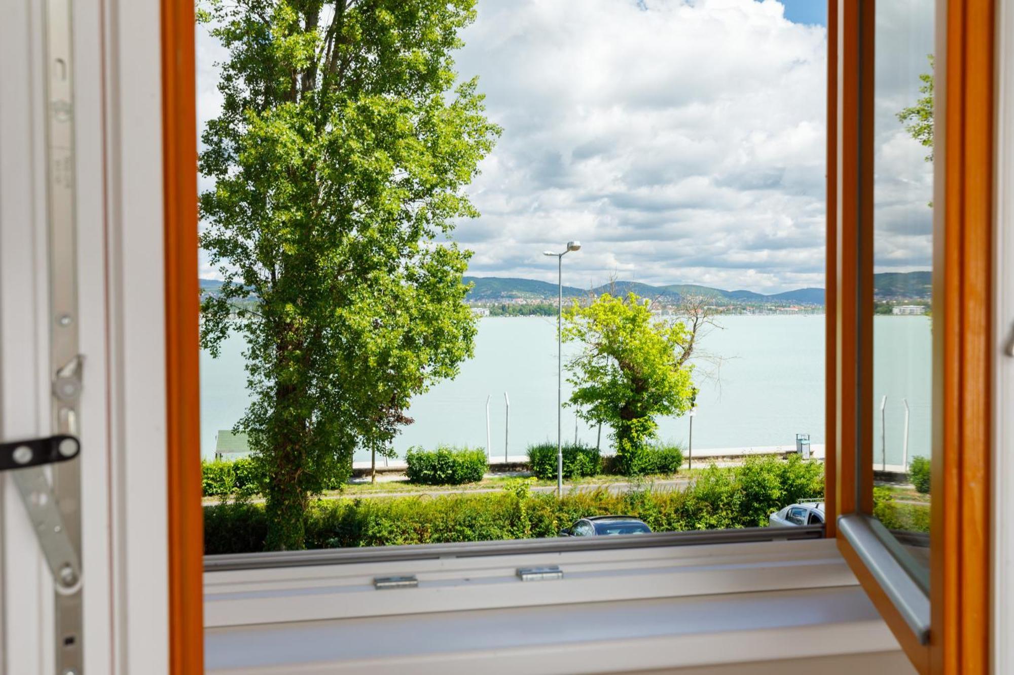Lepke Apartmanház és Étterem Tihany Extérieur photo