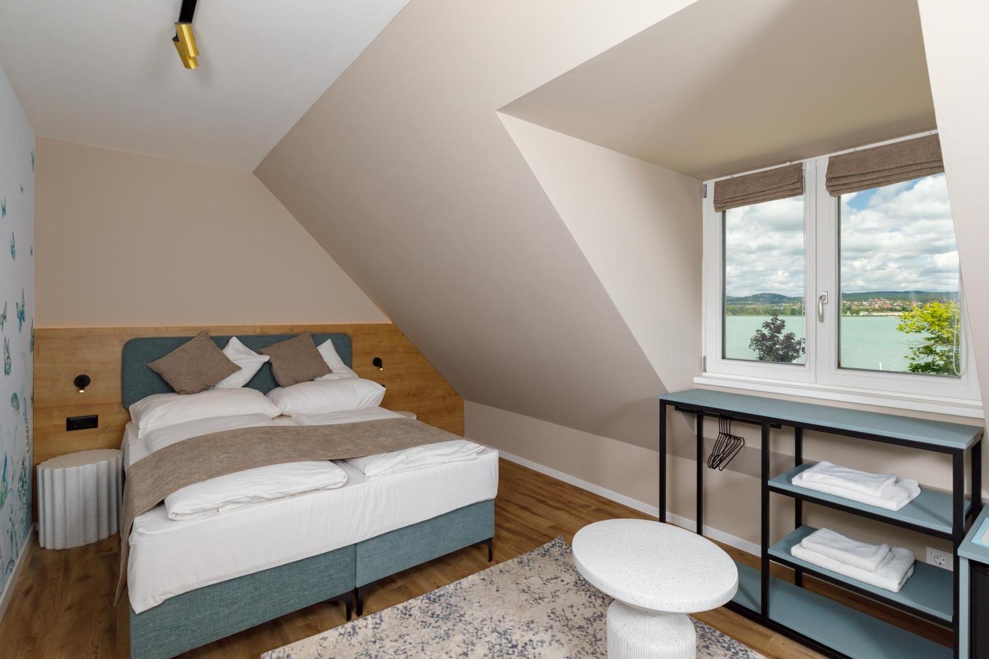 Lepke Apartmanház és Étterem Tihany Extérieur photo