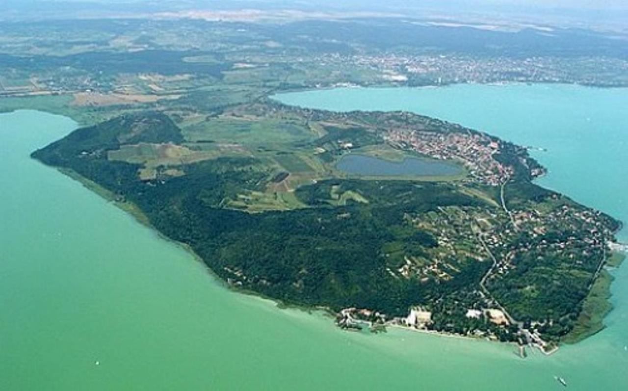 Lepke Apartmanház és Étterem Tihany Extérieur photo